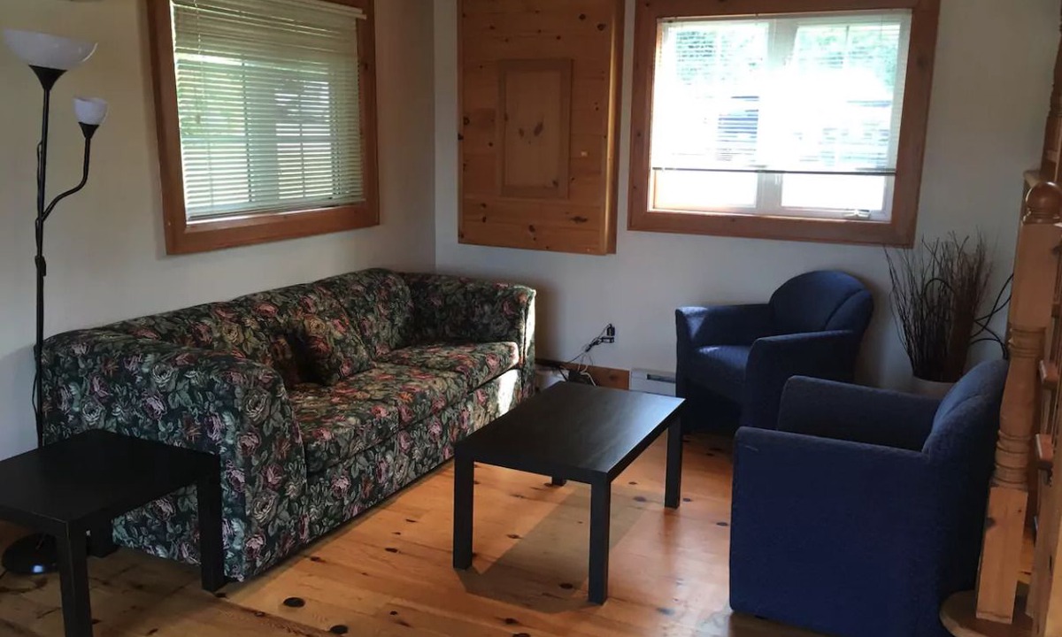 Gravenhurst Cottage | Lakefront Cottage Amazing View
