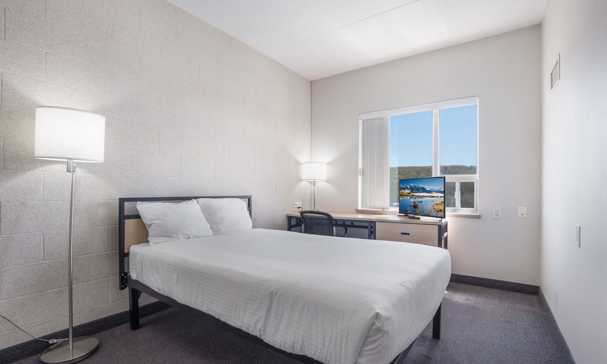 Glendale Hotel | Residence & Conference Centre - Niagara-on-the-Lake