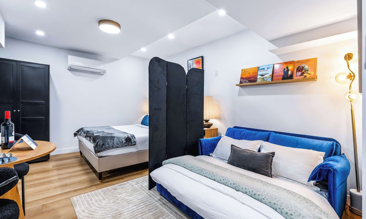 Grange Park Hotel | The Mccaul Basement Near Chinatown & AGO