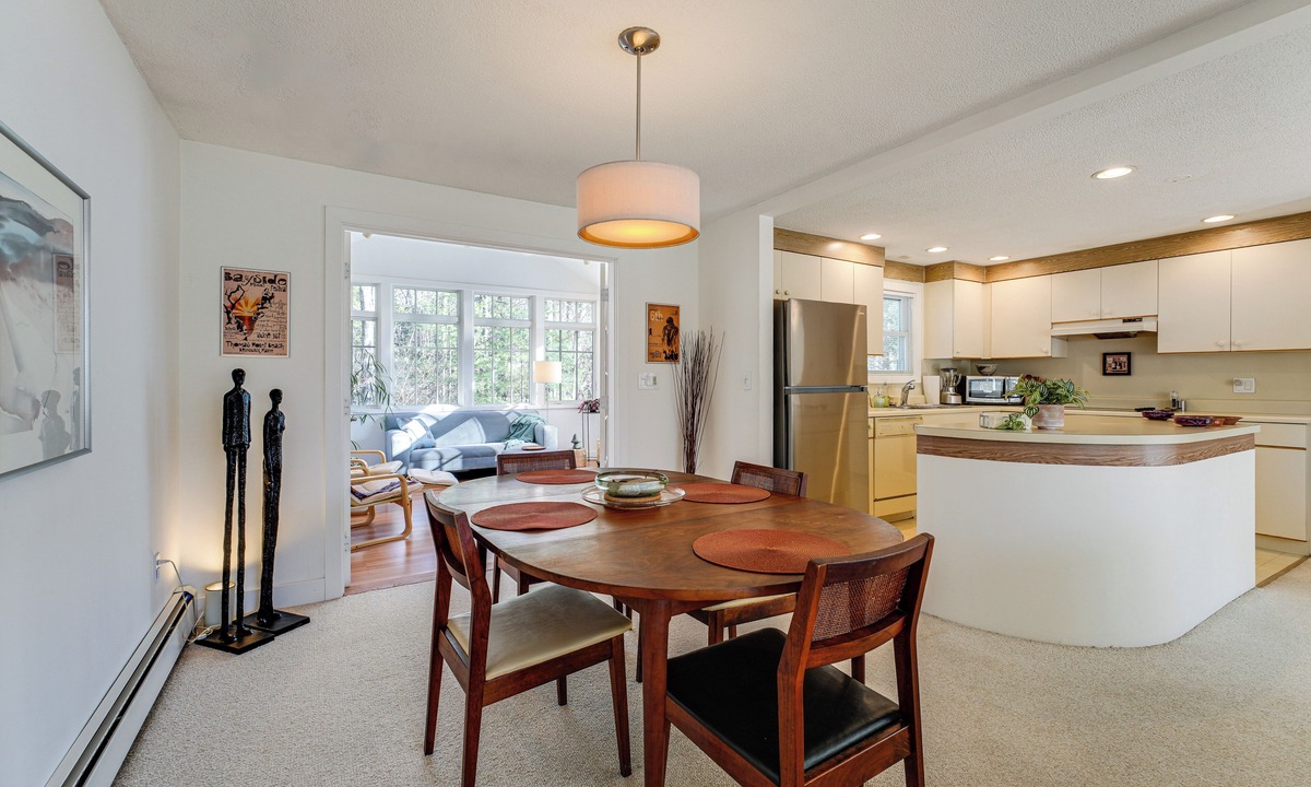 Brunswick Cottage | 1 Mi to Maine Street! Mcm-style Home in Brunswick