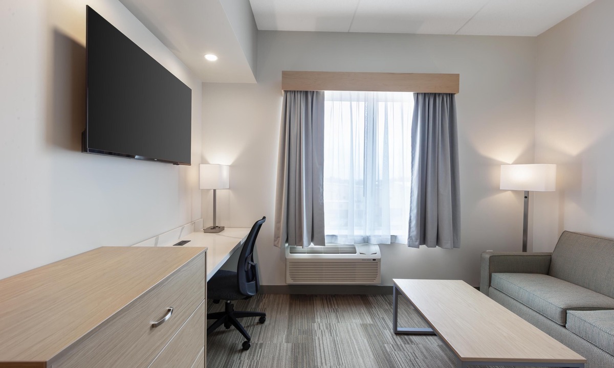 Lindsay Hotel | Best Western Plus Kawartha Lakes Hotel & Suites