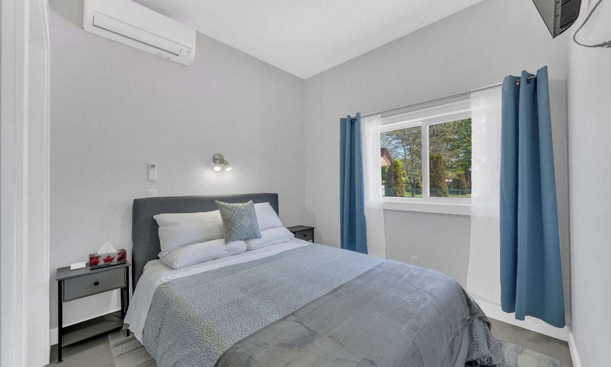 Ruthven Apartment | Parkside Flat #5 - Seacliff Beach Suites