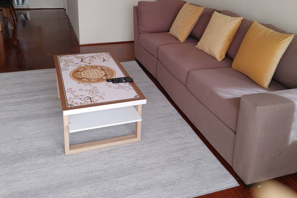 Sunset House | Peaceful and Comfy Suite Urban Haven Retreat