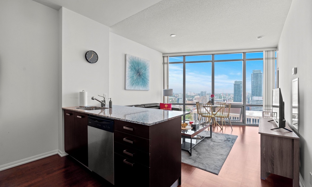 Bay Cloverhill Hotel | Burano Condos in Downtown Toronto