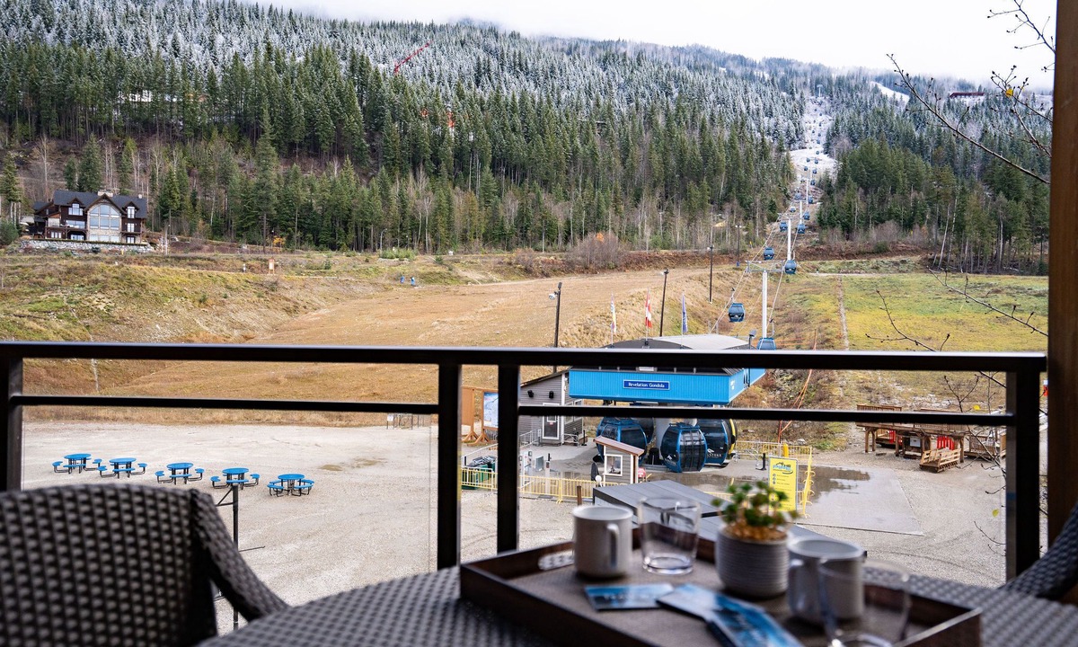 Revelstoke Condo | Downhill Dreams by Revelstoke Vacations