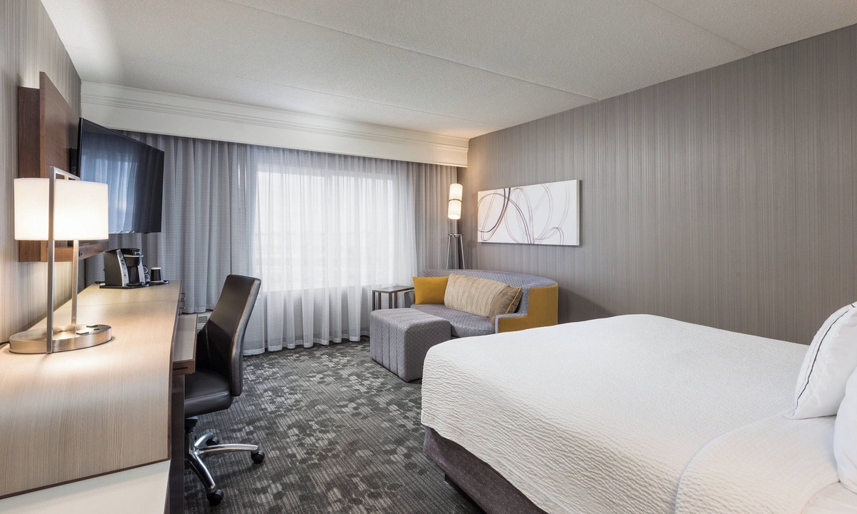 Vaughan Hotel | Courtyard by Marriott Toronto Vaughan