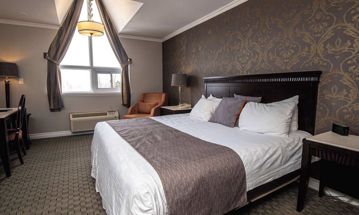 Ingersoll Hotel | Elm Hurst Inn & Spa