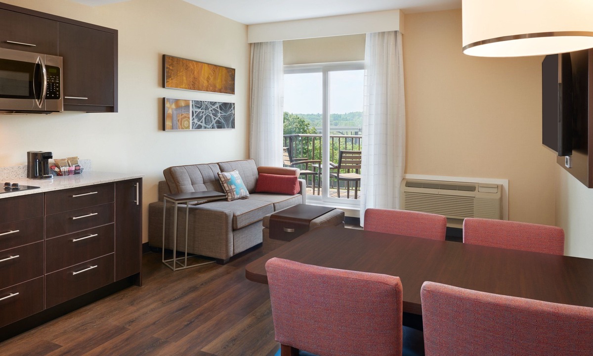 Oakville Hotel | TownePlace Suites by Marriott Toronto Oakville