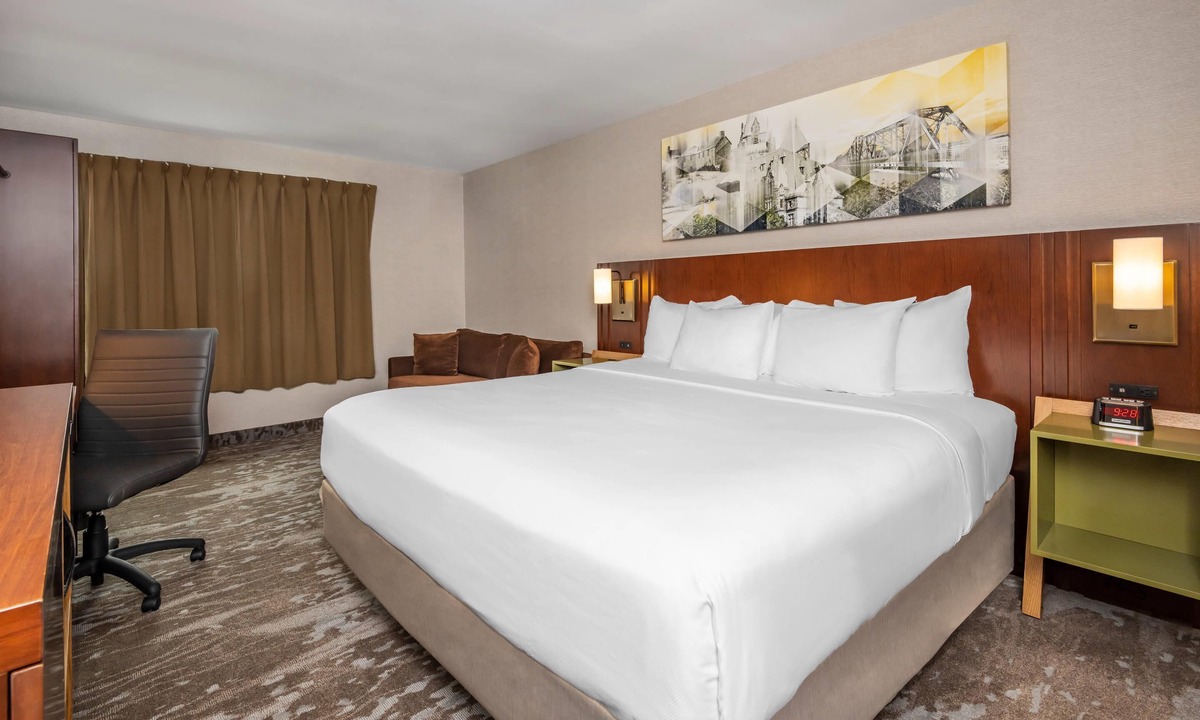 Cummings Hotel | Comfort Inn Ottawa East
