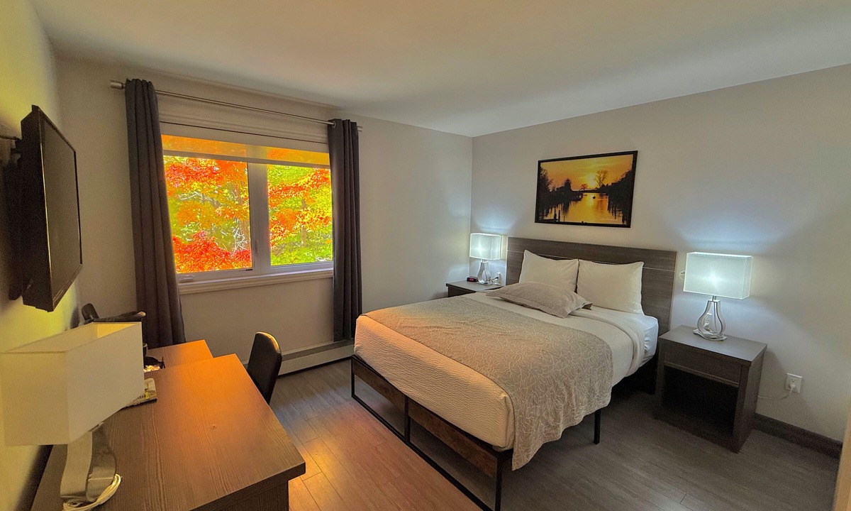 Grand Bend Hotel | Amber Hotel