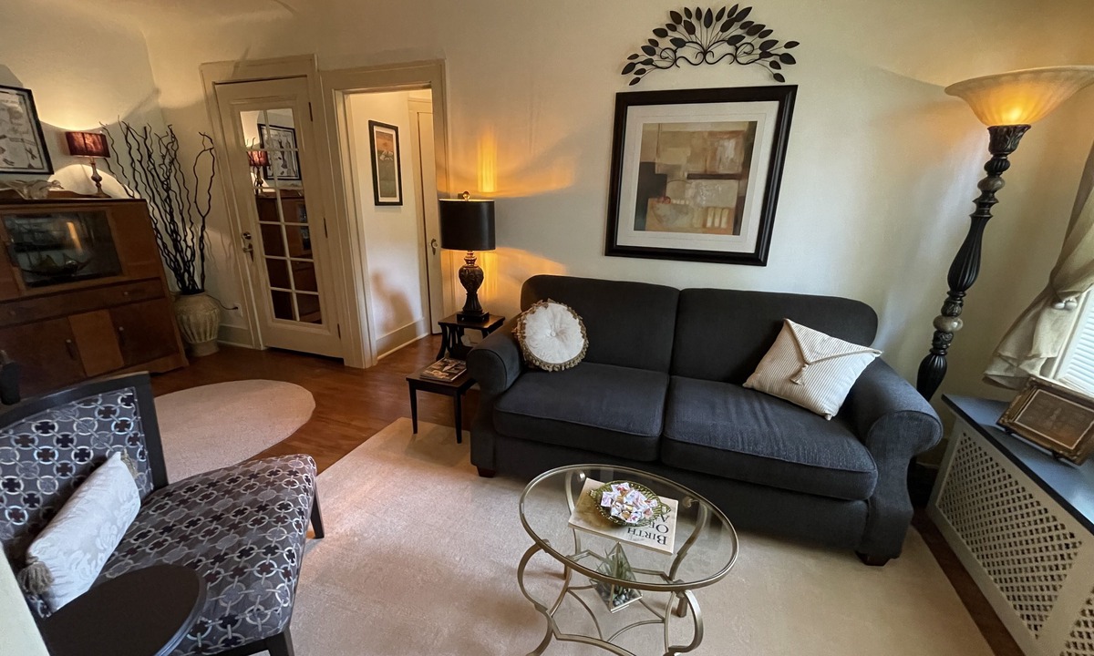 South Central Apartment | Charming Renovated One Bedroom Apartment.