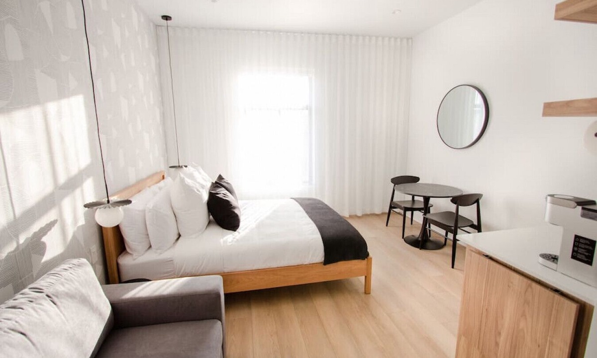 Plateau Mont Royal Apartment | Studio14/Plateau/St-Denis/Terraces/SelfCheck-In/AC