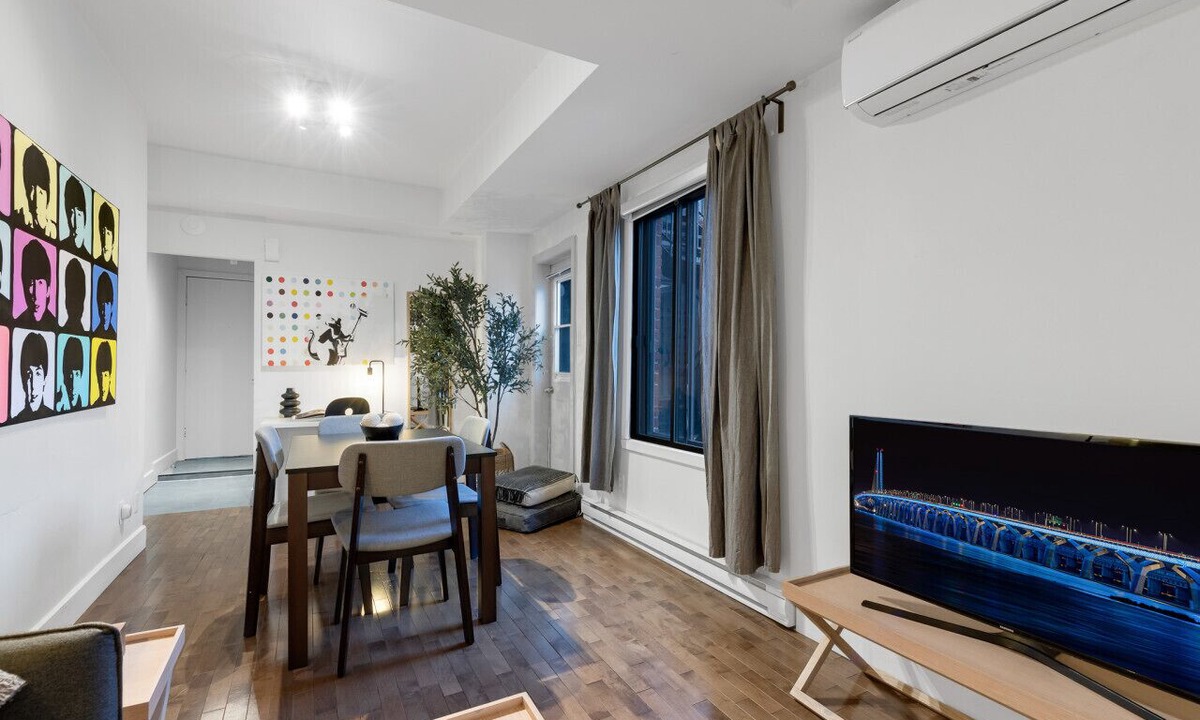 Plateau Mont Royal Apartment | LiV MTL Soho Spacious Rooftop Suites for Groups Near Downtown Montreal