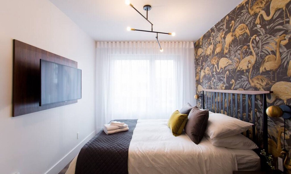 Little Italy Apartment | 6768 - 301 · Fun & Funky Little Italy Mini Studio with Full Kitchen by Denstays
