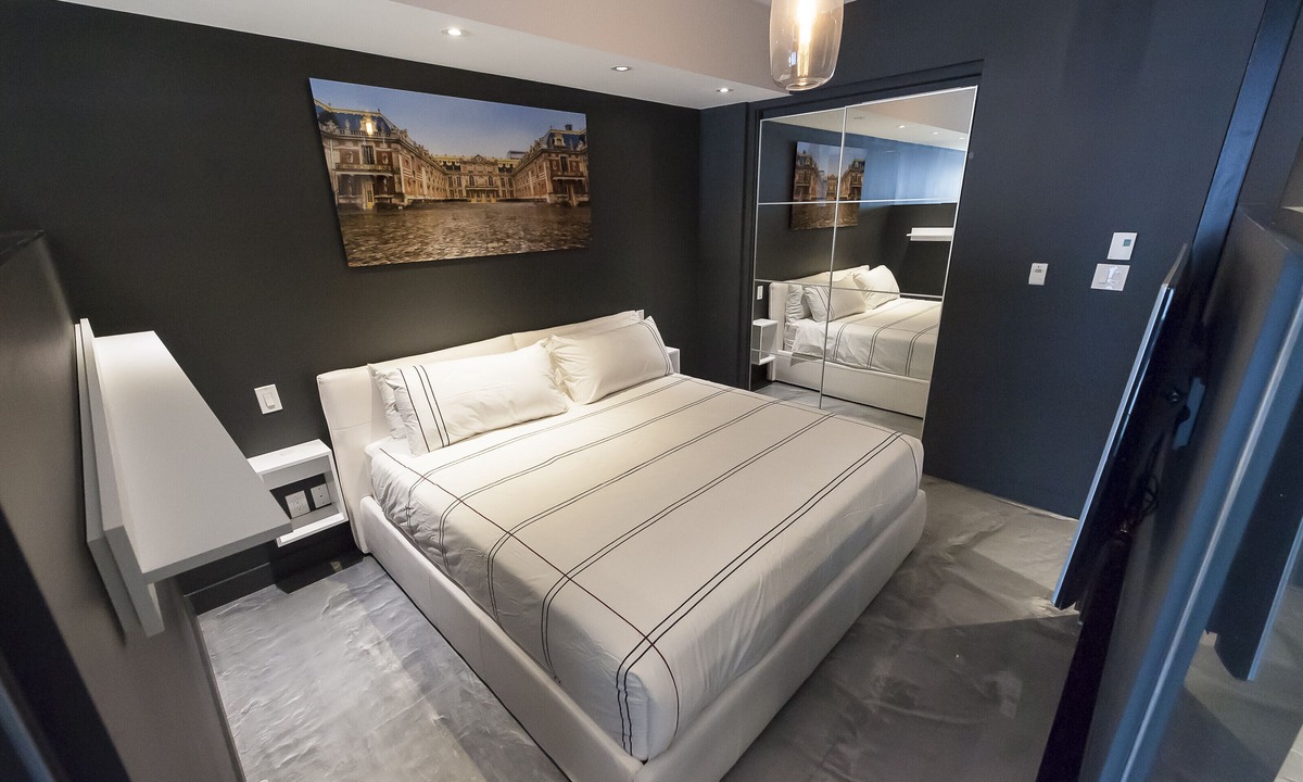 Milton Park Apartment | Spacious 2-Bedroom Duplex near Downtown