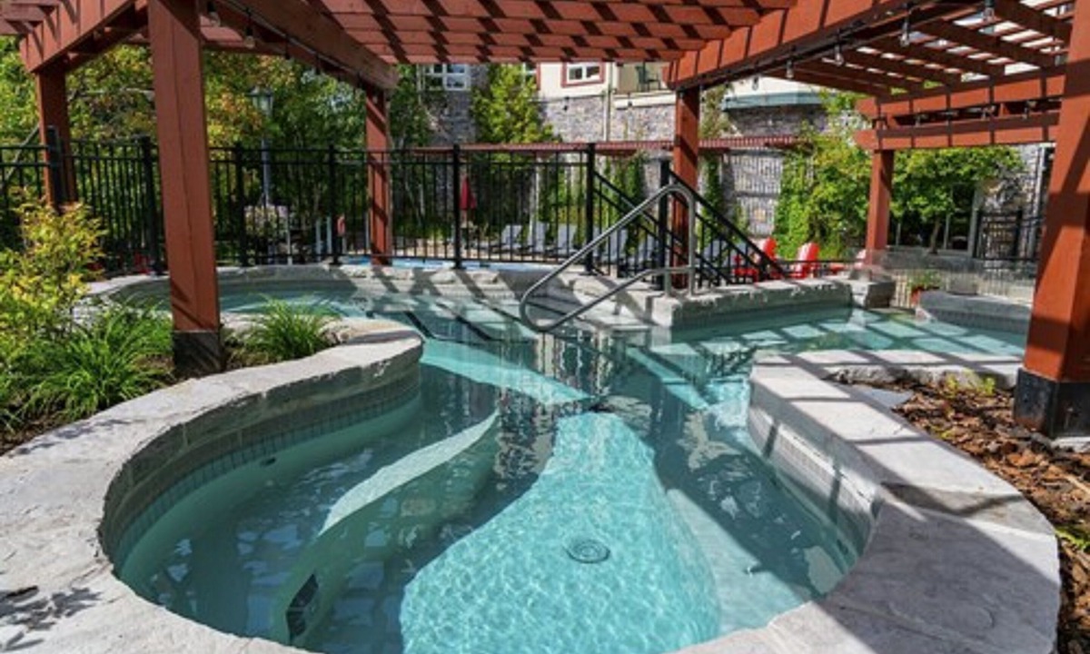 Mont-Tremblant Pedestrian Village Apartment | Sommet des Neiges