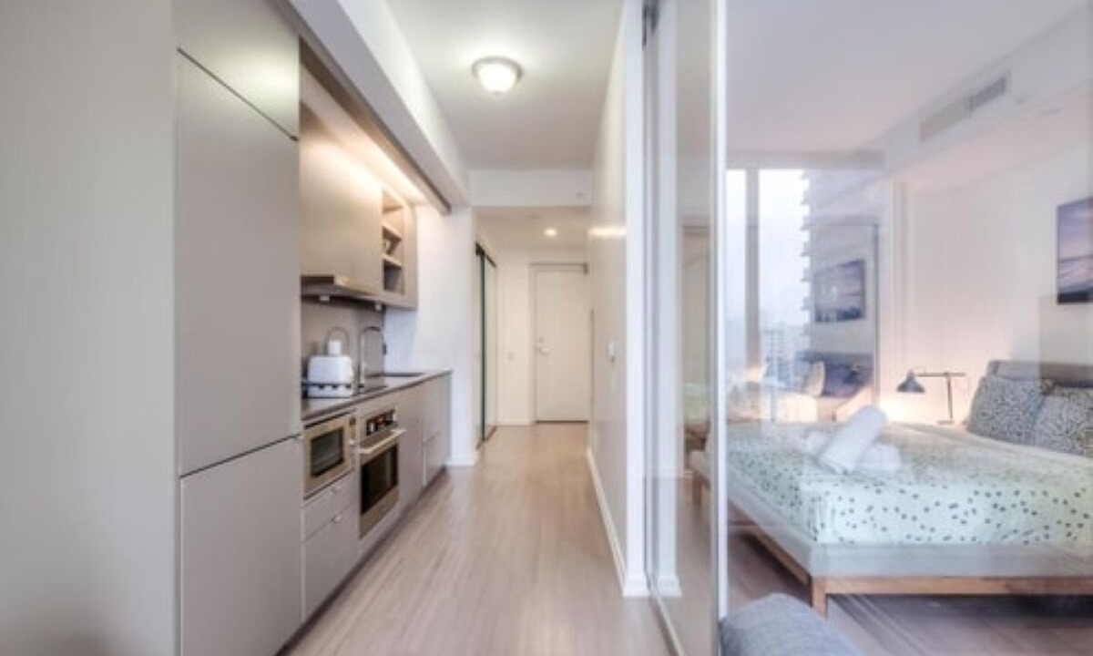 Toronto Entertainment District Apartment | Modern Downtown Apartments
