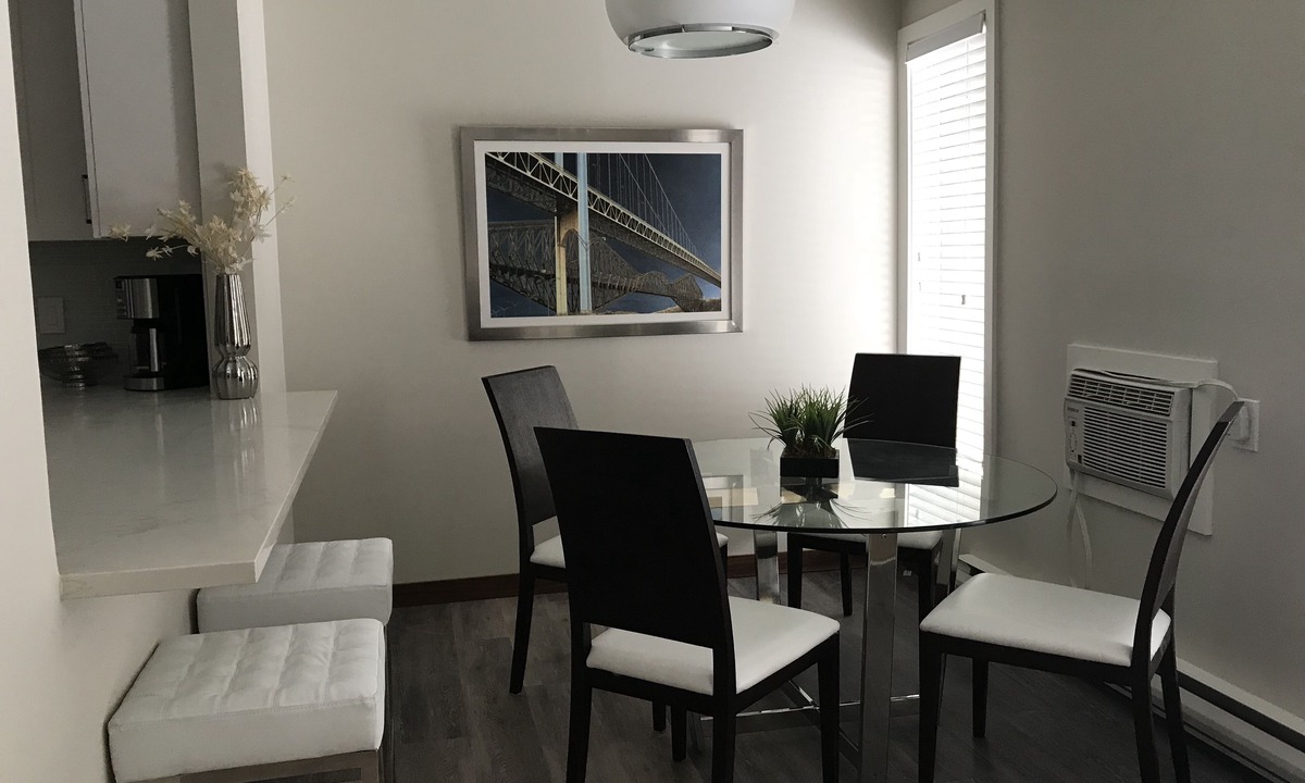 Saskatoon Apartment | Fully Renovated 2 Bed, 1 Bath Apartment near 8th Street