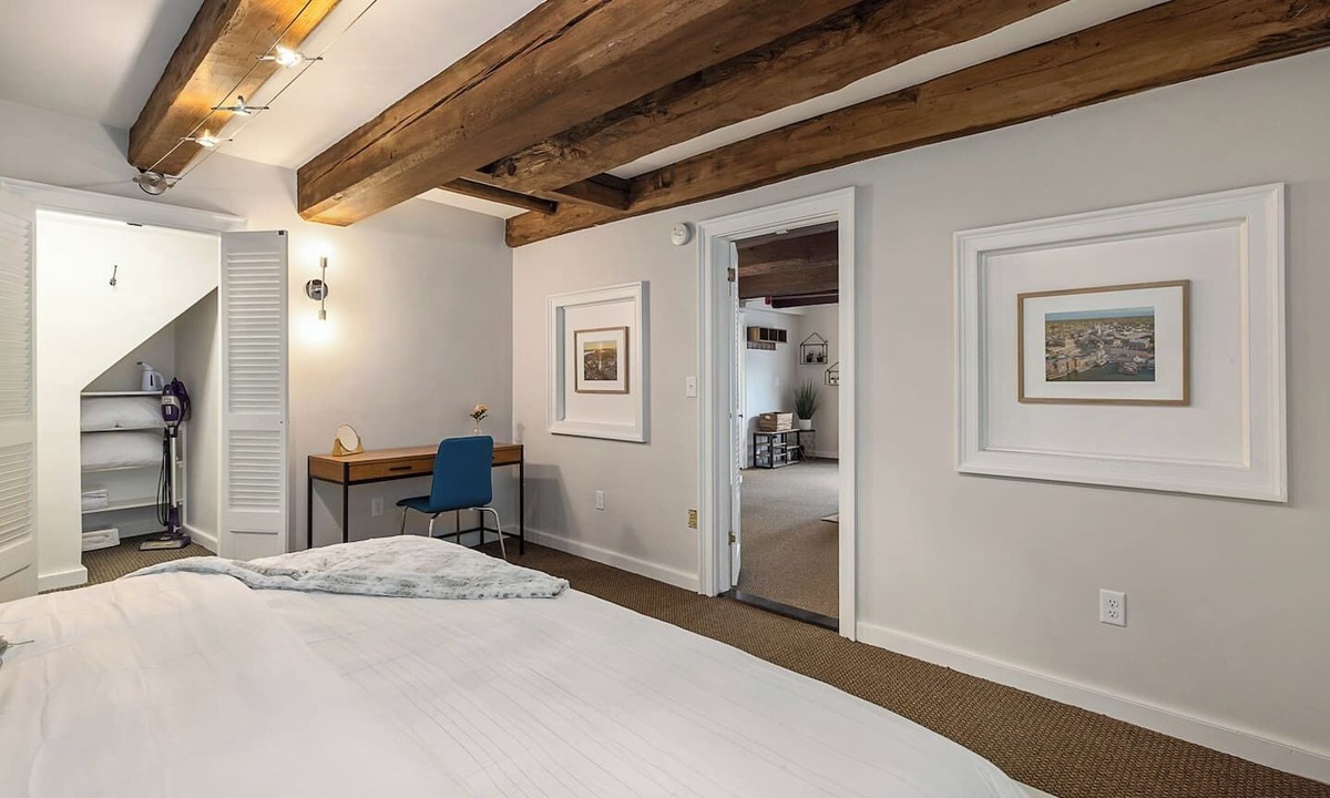Portsmouth Apartment | The Tugboat - KingBed, Waterfront! Parking!