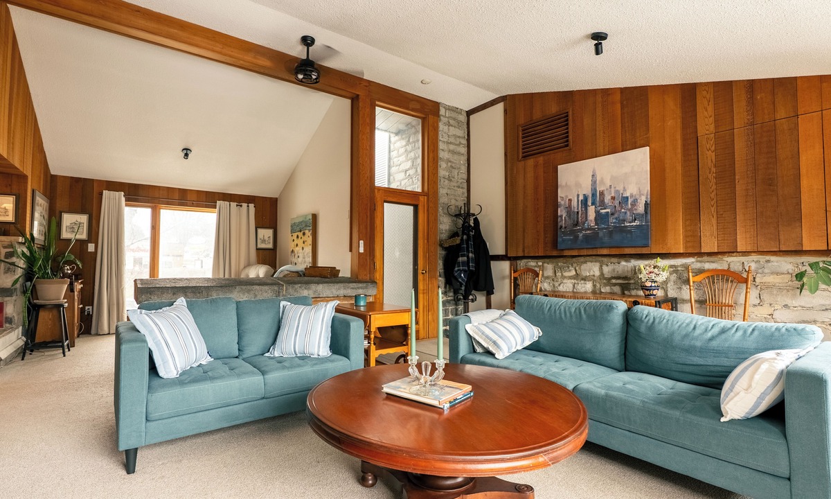 Kingston Apartment | Heritage Carriage House in Cataraqui Village