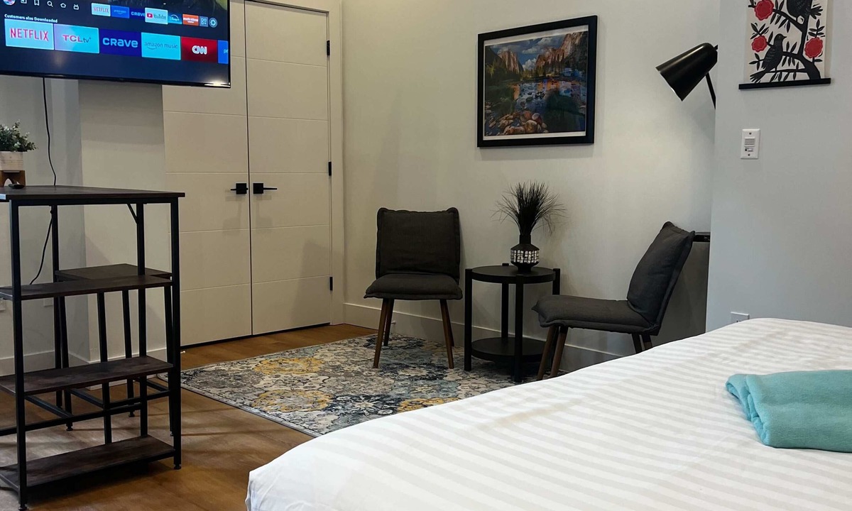 Downtown Halifax Apartment | The King Nook - King Bed Studio in Downtown, AC