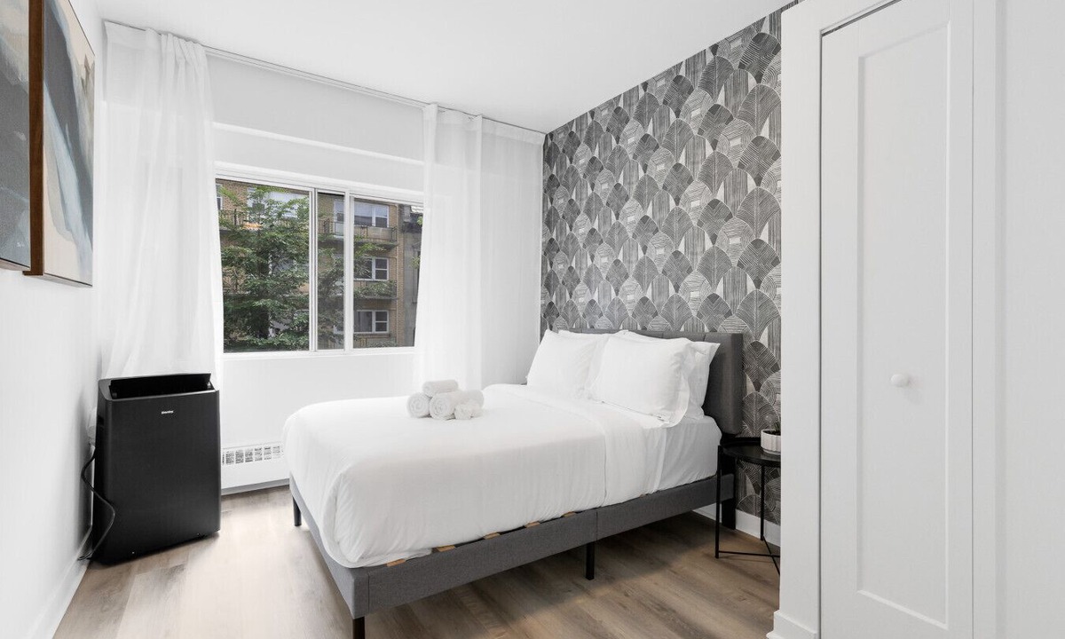 Milton Park Apartment | The Sherbrooke Suite