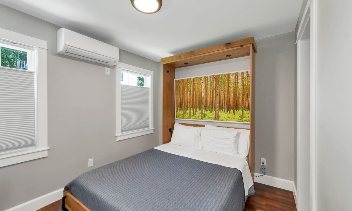 Kittery Apartment | Cozy Kittery Escape w/Sauna & Hot Tub