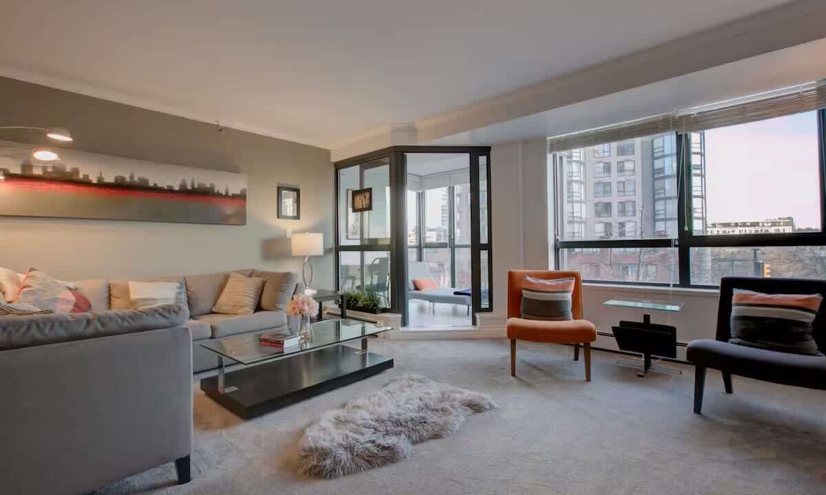 Yaletown Condo | Modern Downtown Vancouver Condo, 2BR, Pool & Hot Tub