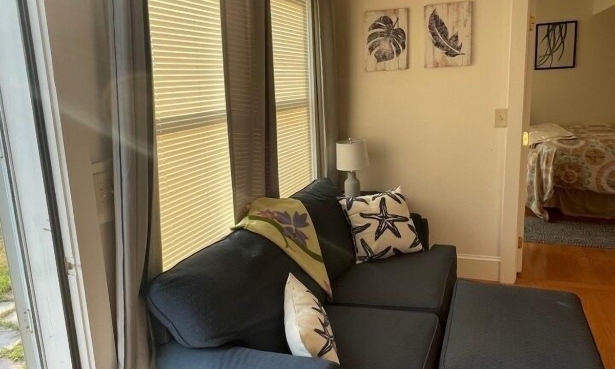 Rye Apartment | Rye Beach 1-Bedroom Condo | Private Beach Access & Walk to Petey’s Seafood