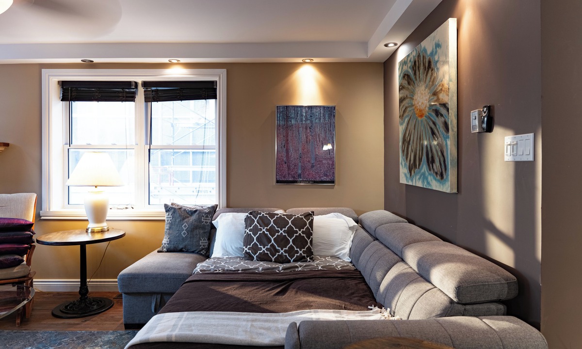Cornwall House | Downtown Oasis: Spacious 4BR Executive Loft with Rooftop Hot Tub