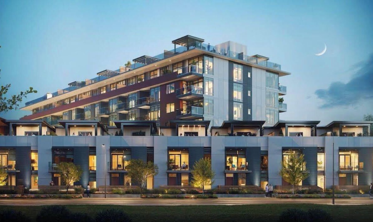 South Central House | Gyro Beach Getaway with Resort Style Amenities and Beach front access!