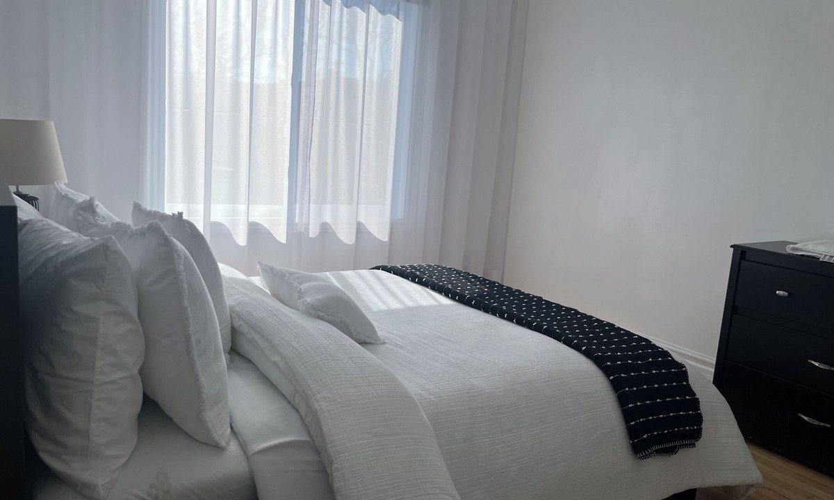 Youville Apartment | Peaceful, comfortable 3-bedroom apartment in the heart of Montreal