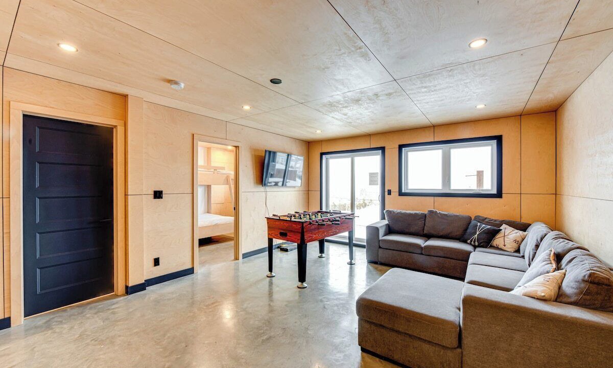 Saint Ferreol les Neiges House | VAIL 12 - Modern 5 bedroom chalet for 18 people with spa
