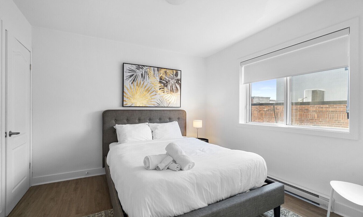Little Italy Apartment | Hotel Laurence one bedroom apartment
