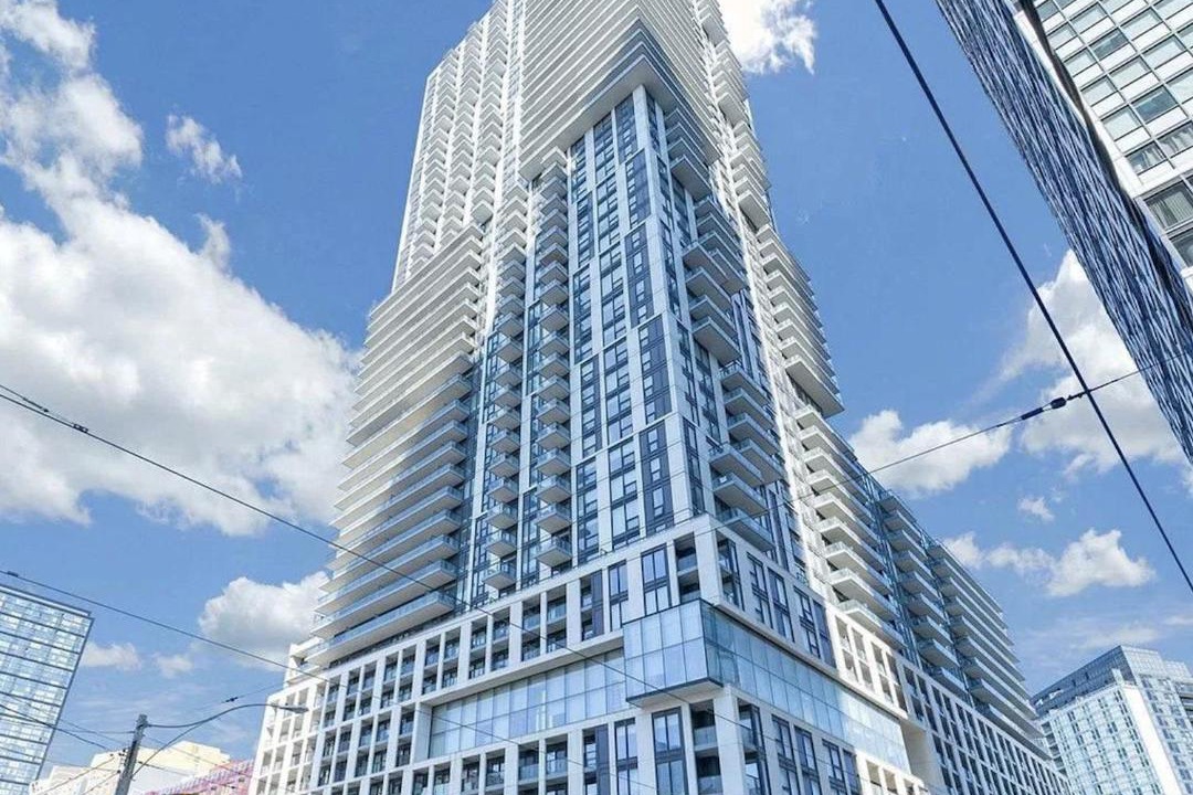 Garden District Apartment | Modern 1BR Downtown Toronto - Steps to Eaton Centre & Yonge-Dundas Square