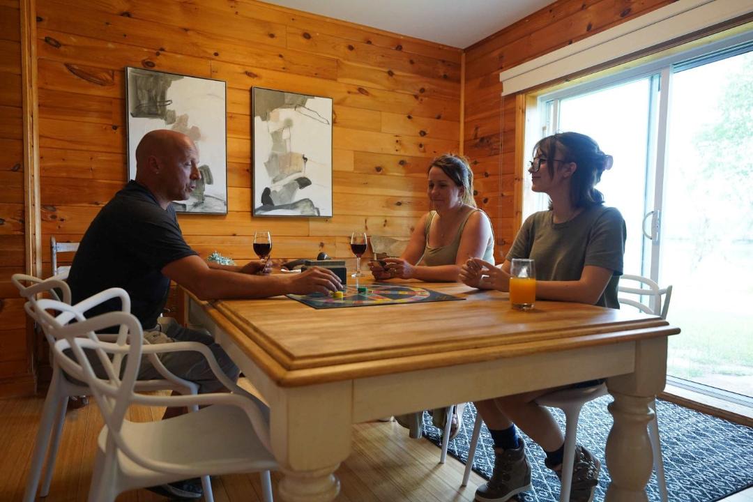 La Minerve Ski Chalet | Domaine Waterfront Spa Near Mont-Tremblant