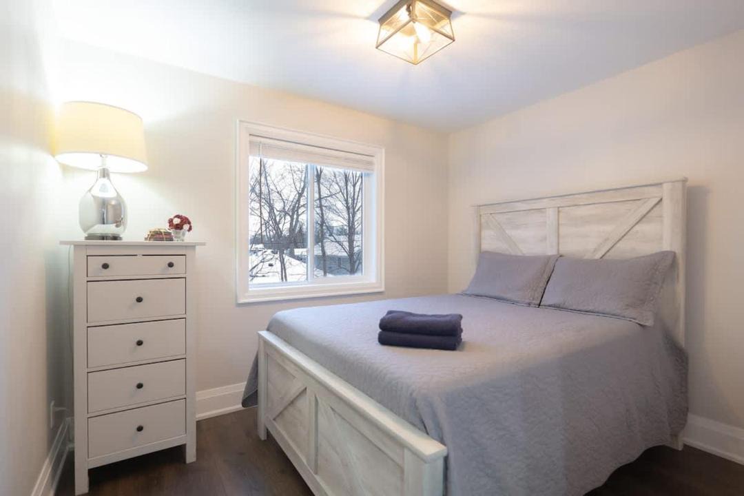 Crystal Beach House | 3-Bedroom Family Retreat Games Parking & BBQ Sleeps 8
