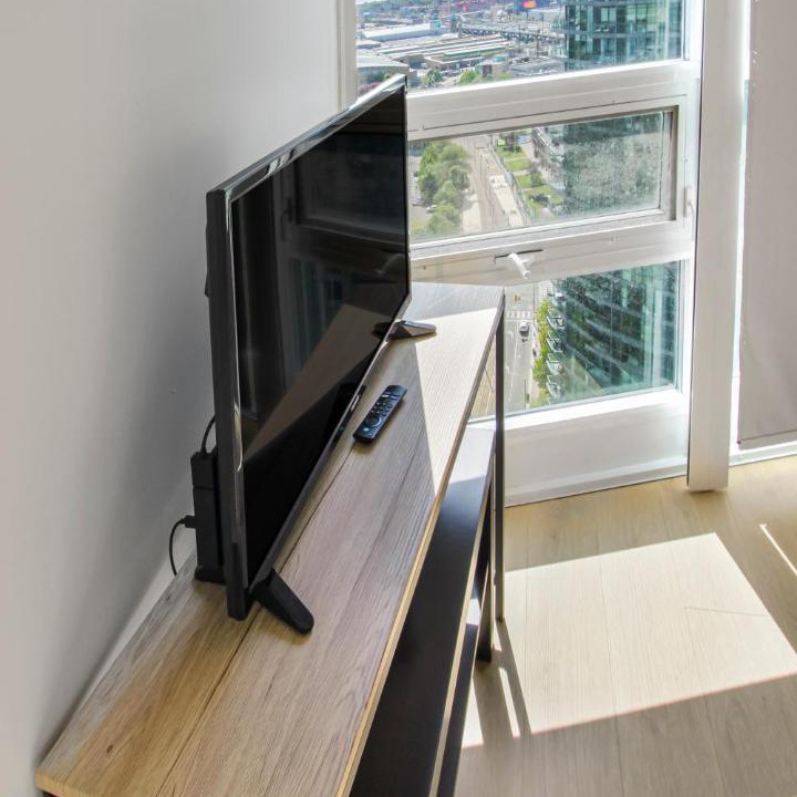 Fort York Apartment | Skyline & Lake Views - Luxury Downtown Suite - Pool - GYM - Hot Tub