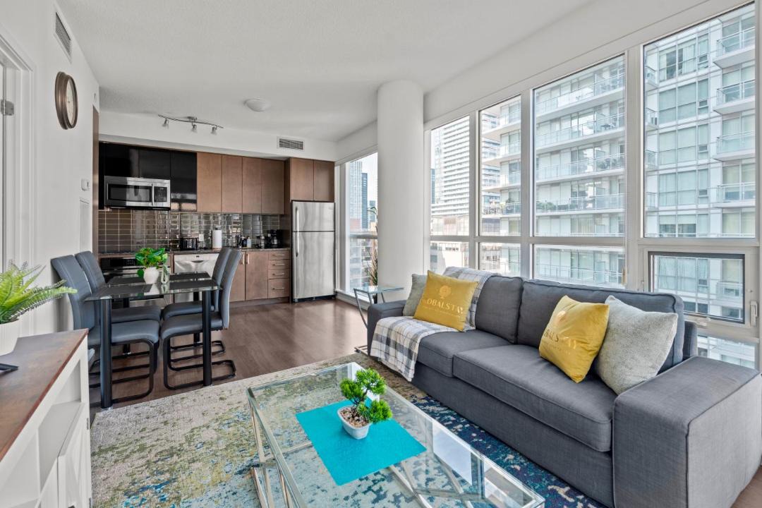 Yonge-Eglinton Apartment | Cozy 2 Bedroom Dunfield Ave Condo in the Heart of Downtown