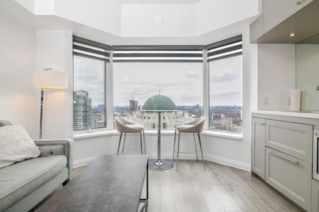 Bloor-Yorkville Apartment | Modern 1BR with Breathtaking Yorkville View