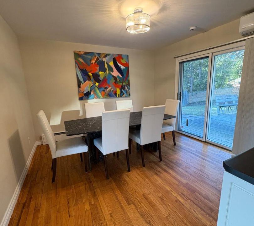 North York House | Entire Spacious Cottage Style Home