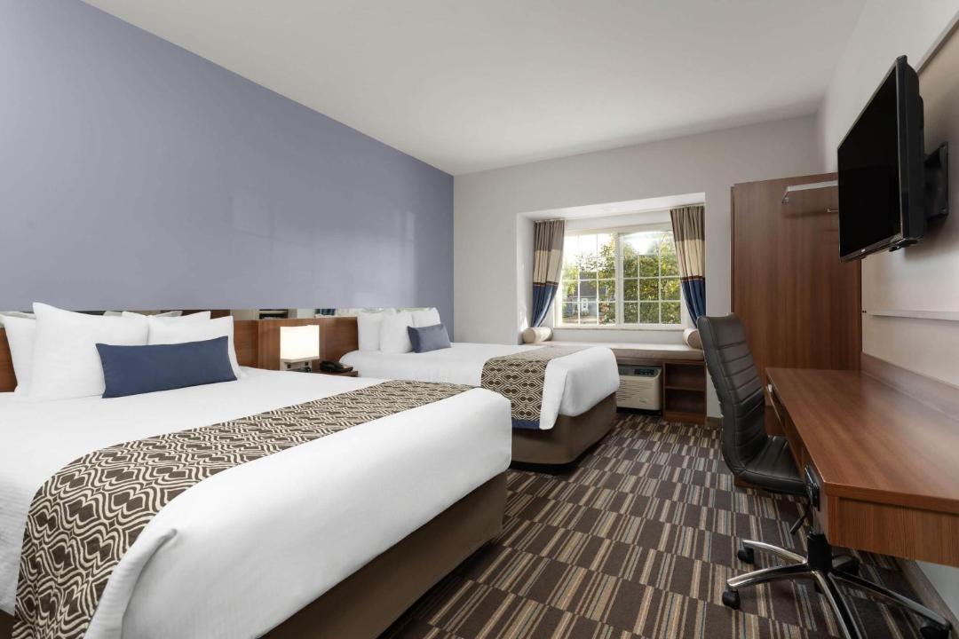 Sault Ste. Marie Hotel | Microtel Inn & Suites Sault Ste. Marie