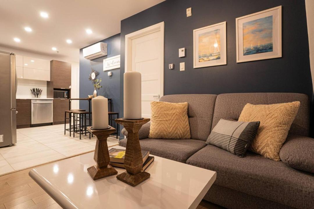 Cote-Des-Neiges—Notre-Dame-De-Grace Apartment | Modern 2BR Retreat with Parking & Gym Near Downtown & Airport