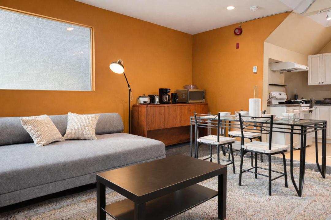 Church and Wellesley House | Downtown Pvt Rm w Desk-Ensuite Bathroom-Near TTC