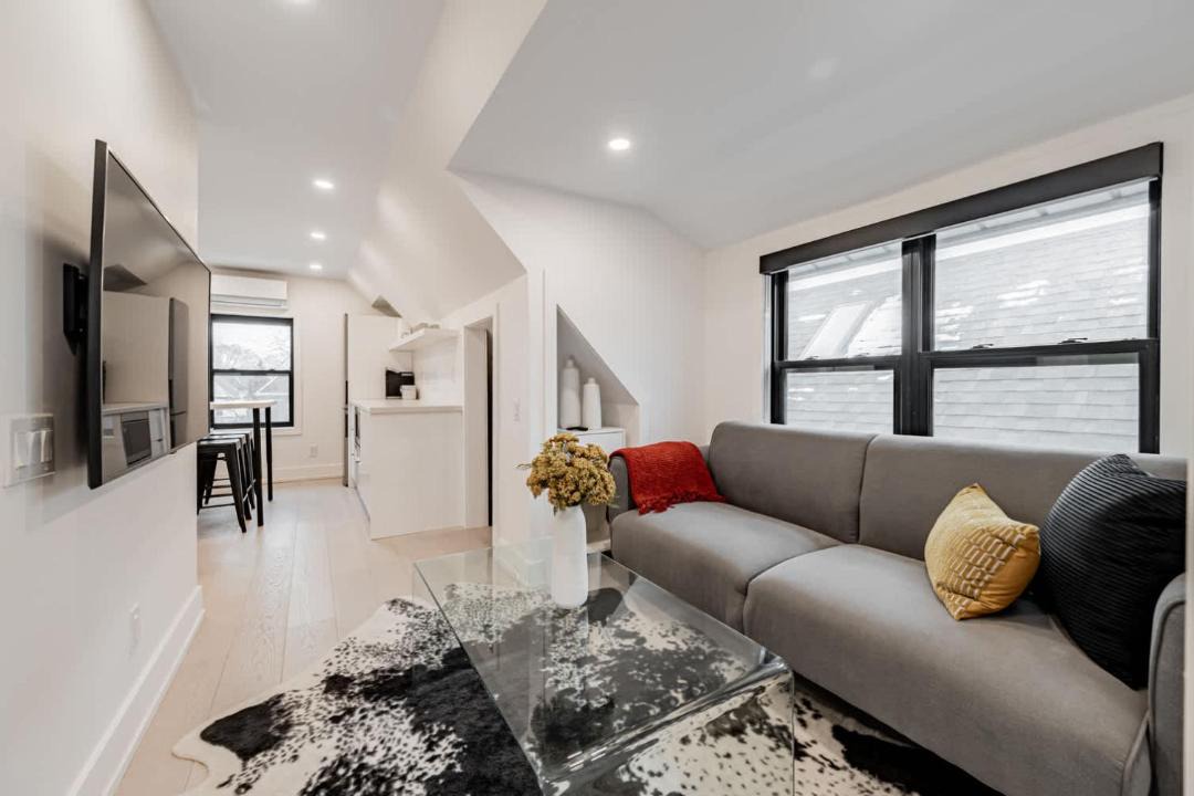 Leslieville Apartment | Leslieville 1BR Close to Queen St East