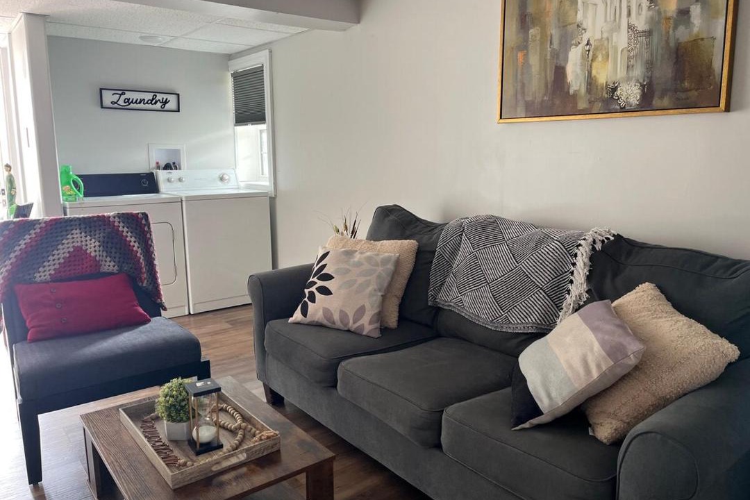 Shoal Harbour Apartment | Simply Camia Inn- 1 Bedroom Apartment