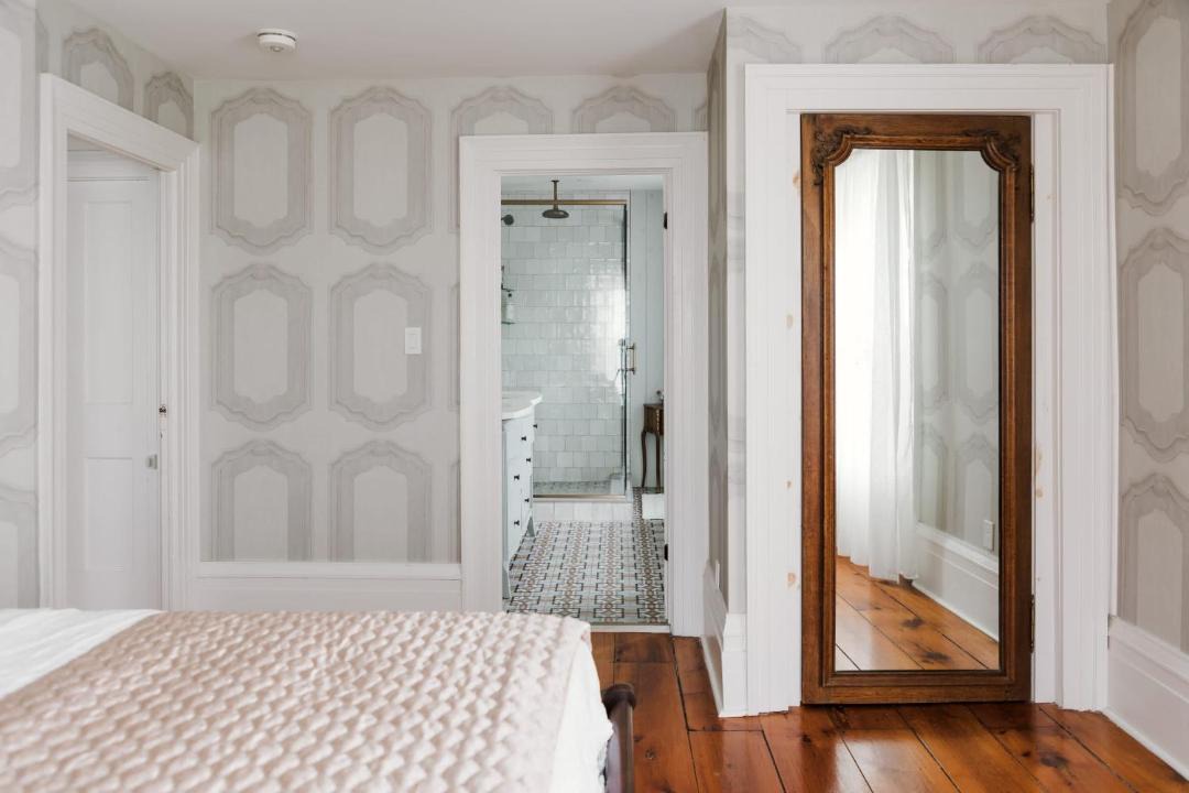 Ameliasburgh House | Little Louis - A Princely Take on a County Getaway ST-2020-0414 R3