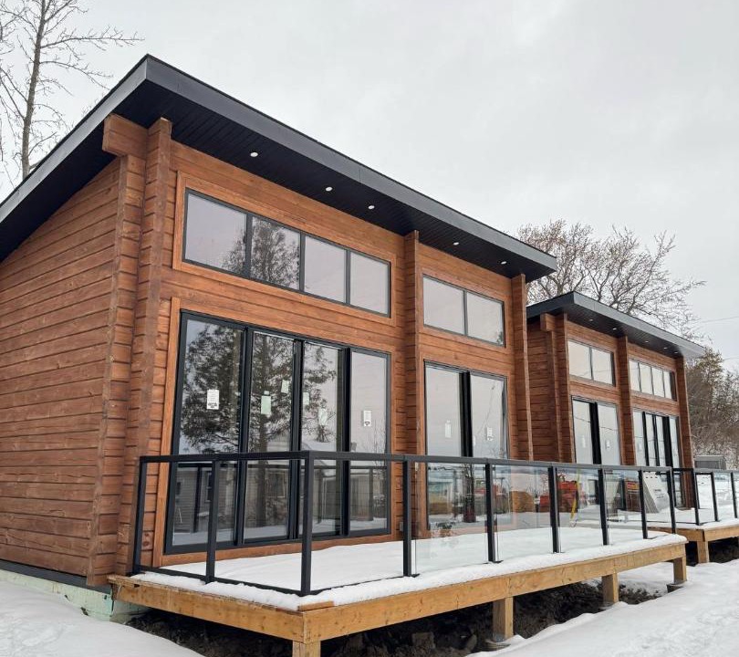 Harwood House | Rice Lake #8 2-BDR Lakefront Cottage