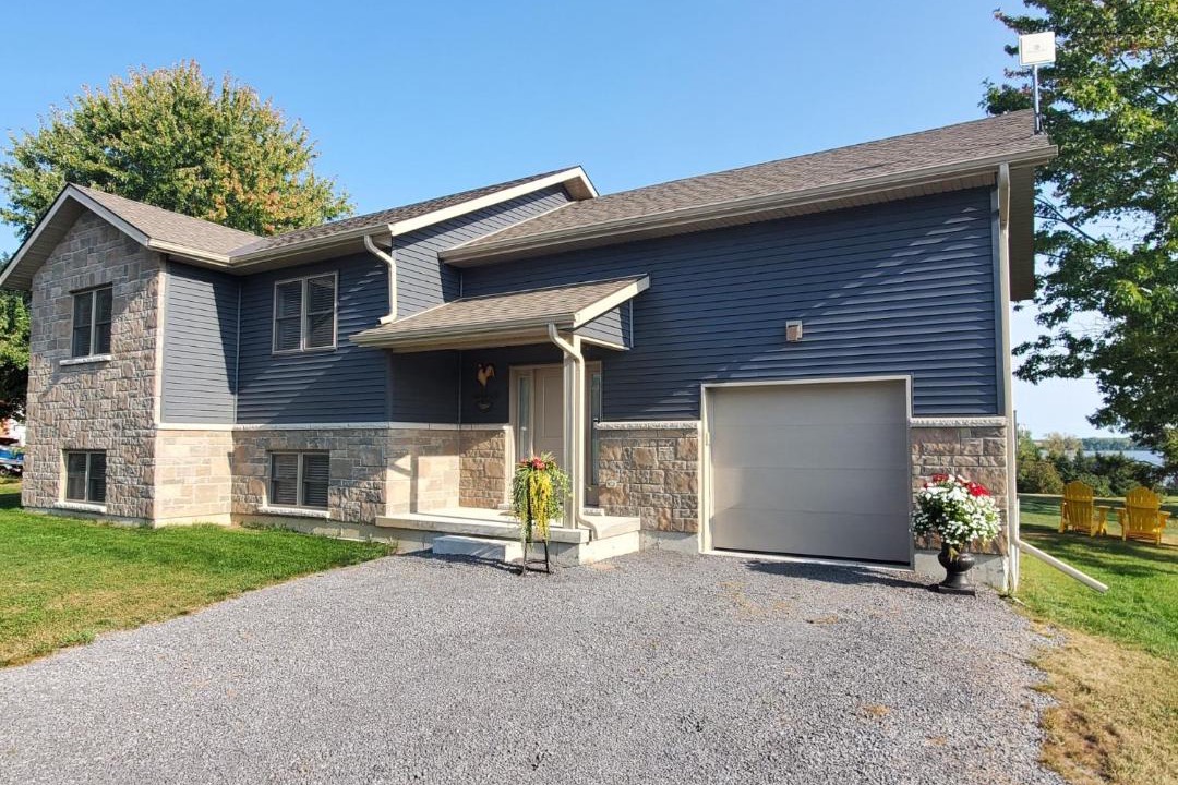 Greater Napanee House | BizLodge Napanee Hillside Bayview Group And Family