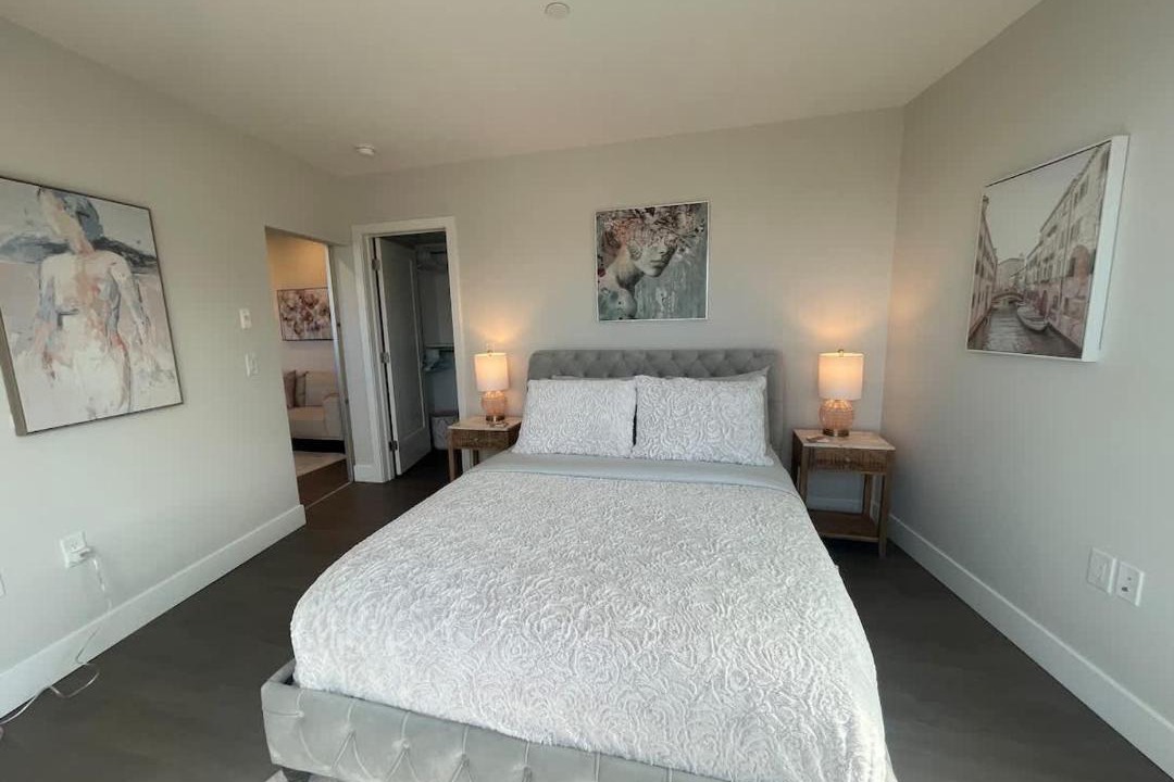 Downtown Halifax Apartment | Downtown Spotless 2 Bed 2 Bath with 6 appliances